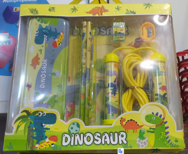 Set de utilez de dinosaurio